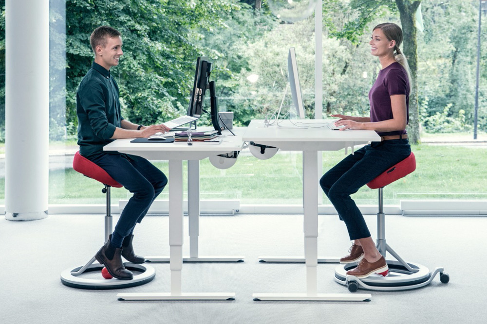 BackApp smart funky office stool