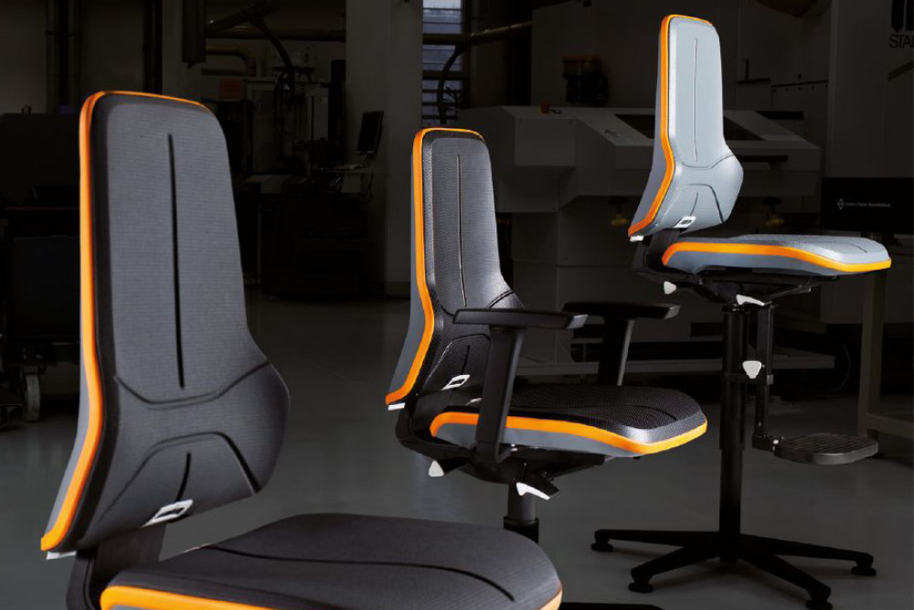How the right laboratory chairs transform laboratory ergonomics | Posturite