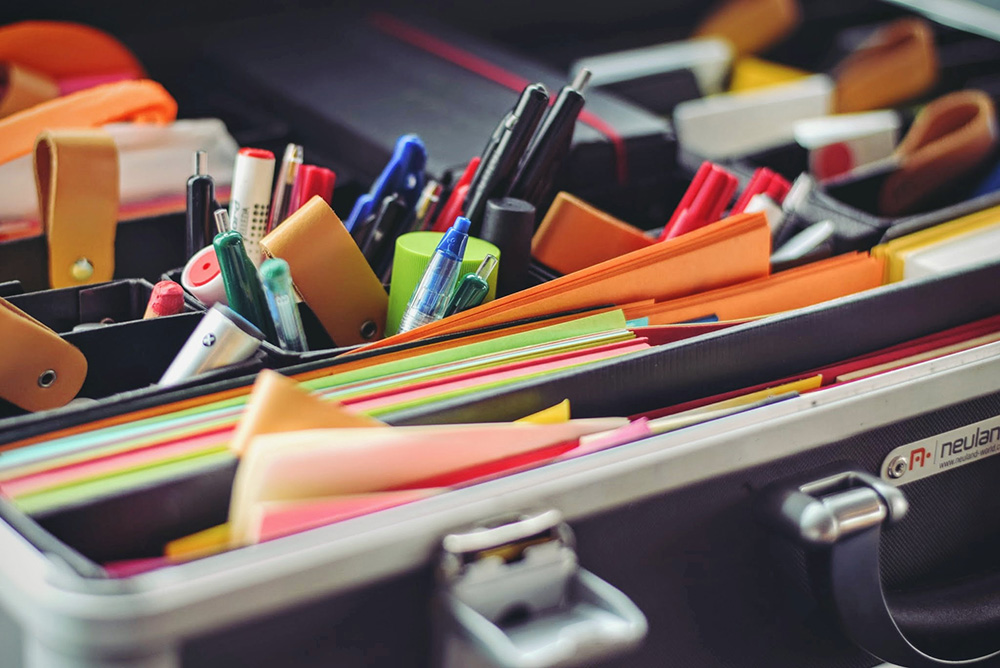 Case holding desk clutter