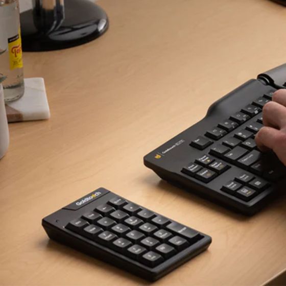 Goldtouch Elite USB Numeric Keypad - lifestyle shot