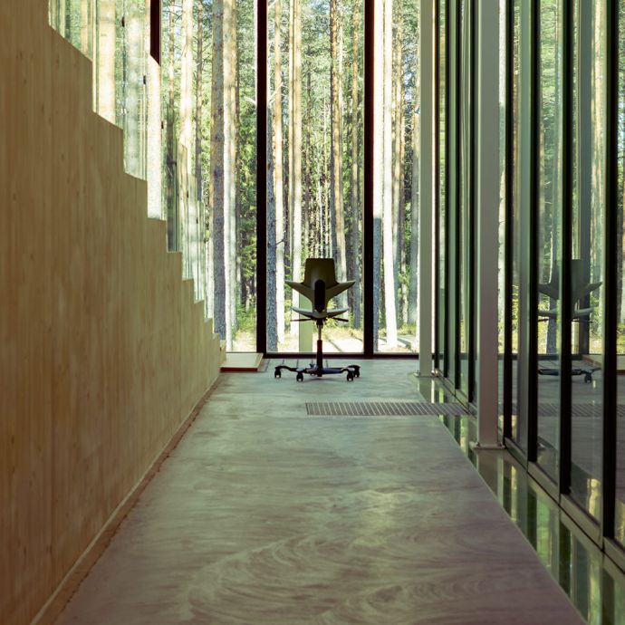 HÅG Capisco Puls 8020 Moss Office Chair - lifestyle shot