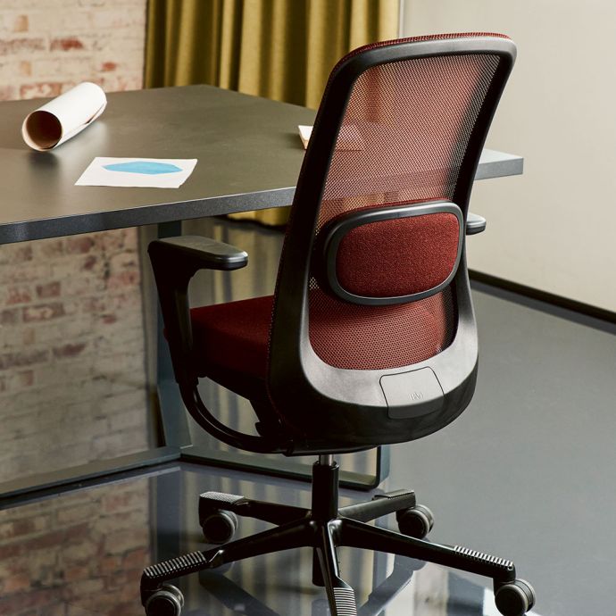 HÃ…G SoFi 7500 Mesh Back Burgundy Office Chair - lifestyle shot, shown at a desk