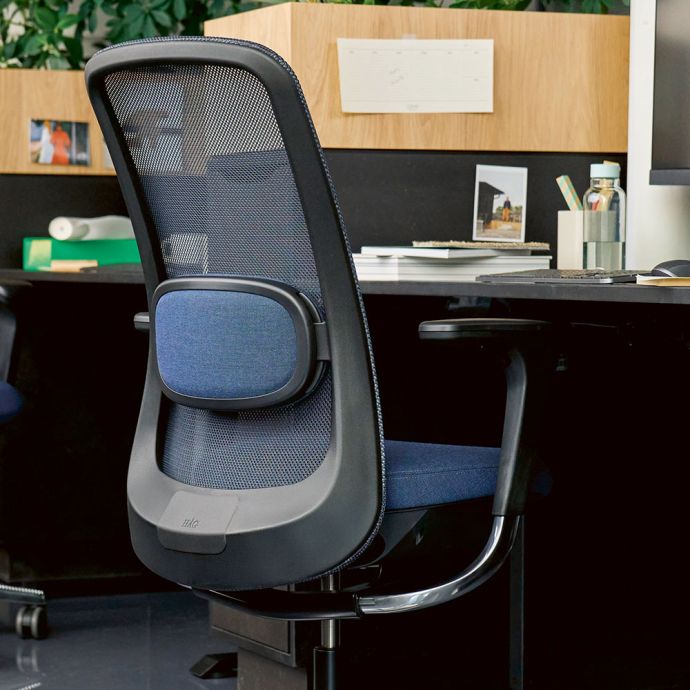 HÃ…G SoFi 7500 Mesh Back Dark Blue Office Chair - lifestyle shot, showing with a desk
