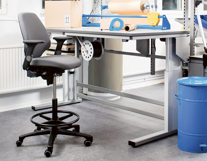 Laboratory and Production Chairs | Posturite