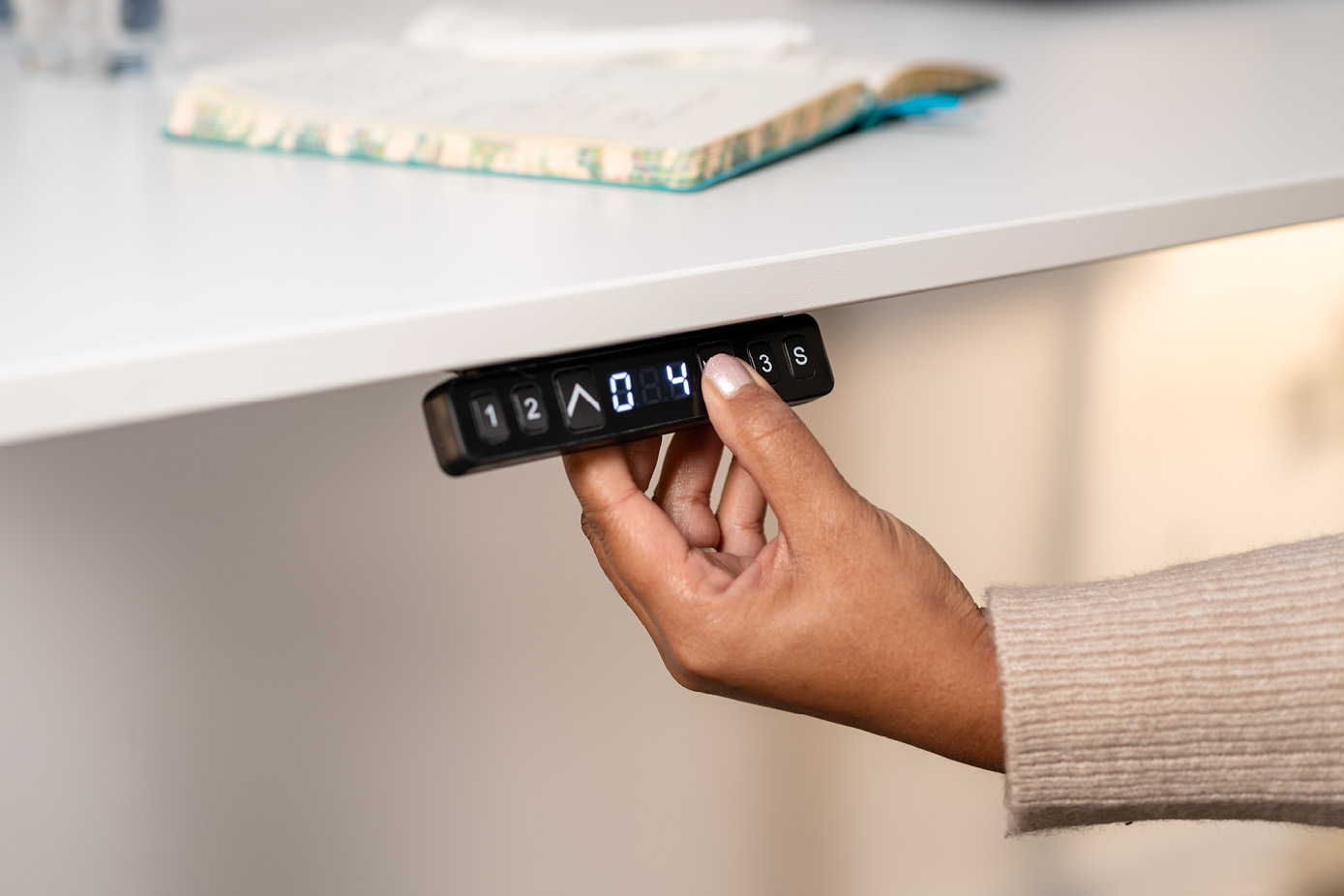 Click here to shop the JOSHO electric sit-stand desk