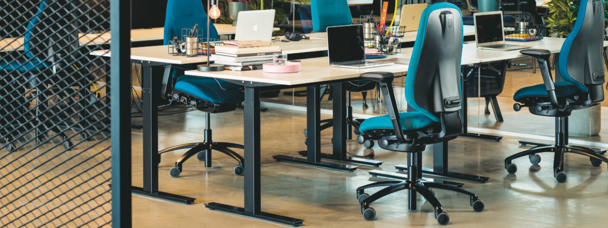 Office desks with RH Mereo 300 chairs